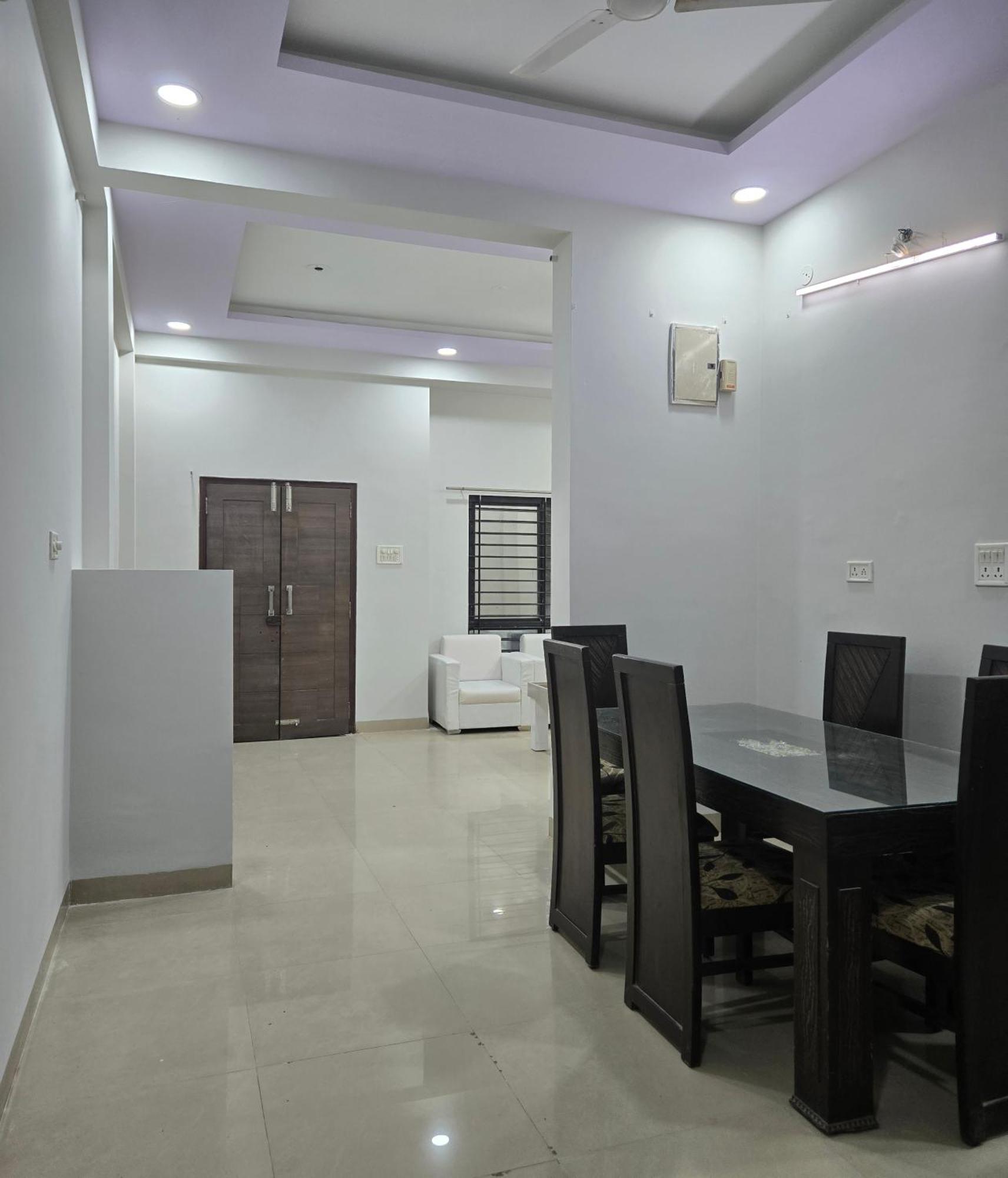 Satyabhama Homestay-opel-2 Bhk Apartment *